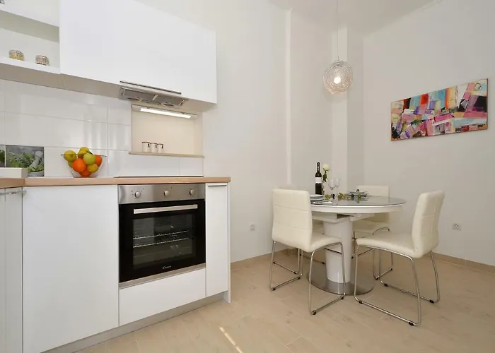 Apartment Zagrebacka 13 *